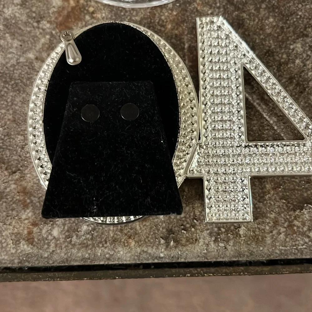 NWOT “40” Rhinestone Picture Frame